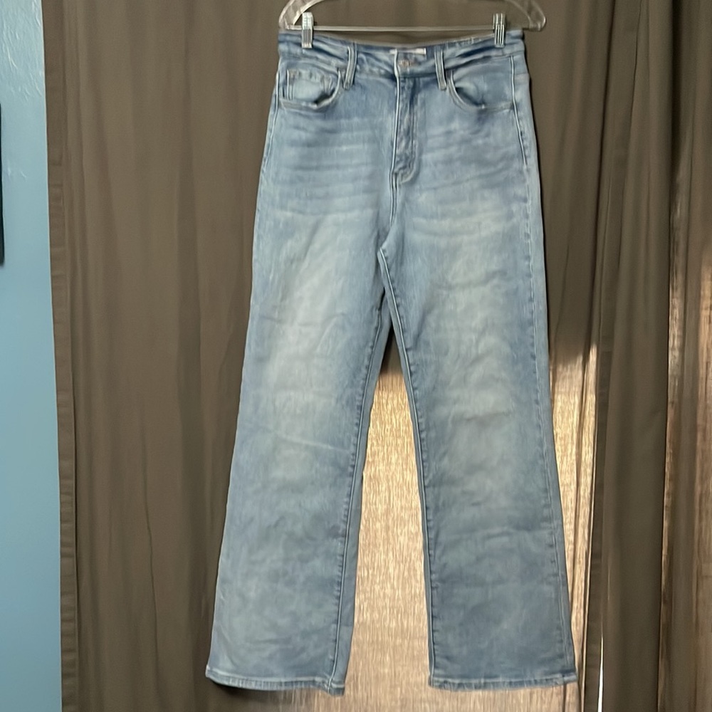Vervet - Straight Leg Light Wash Jean- Size 30
